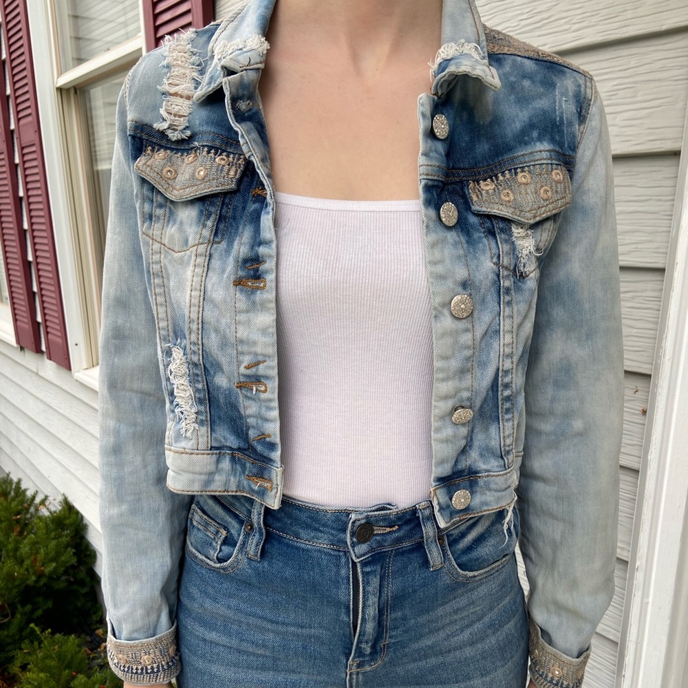Boutique Cropped Denim Jacket